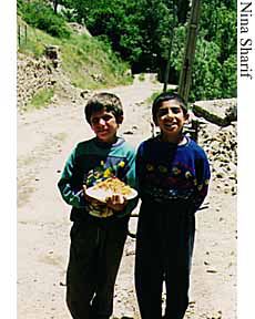 Boy with Qeymeh nazri - Darbandsar