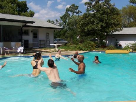 آیا عقب افتادګی ما تقصیر سیاستهای ابرقدرتهاست یا خودما؟ 