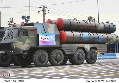 Sepah Parades S-300 missile systems on Army day