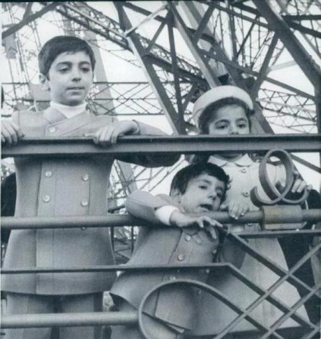 SOUS LE CIEL DE PARIS : Pahlavi Royals Visit Eiffel Tower 1970's
