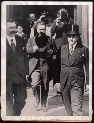 pictory: Ahmad Shah Qajar visits Paris Museum (1922)