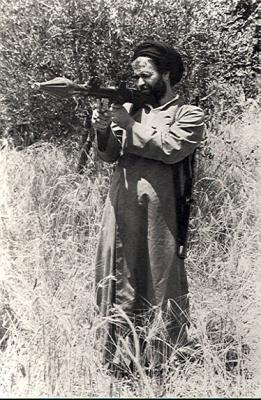 pictory: Ahmad Khomeiny receiving RPG-7 training in Lebanon (mid 1970's)