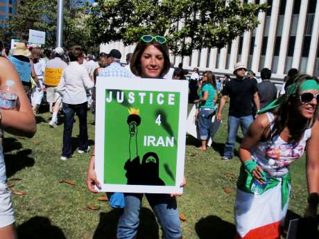 INTERESTING PHOTO FROM LA GREEN DEMONSTRATION
