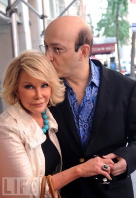 speaking of gossip.... joan rivers has an iranian boyfriend!