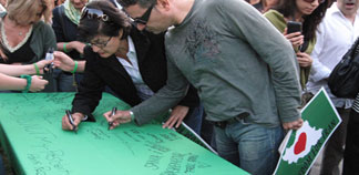 Green Signatures