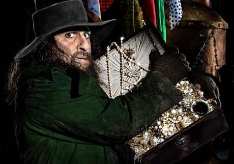 Omid Djalili is Fagin